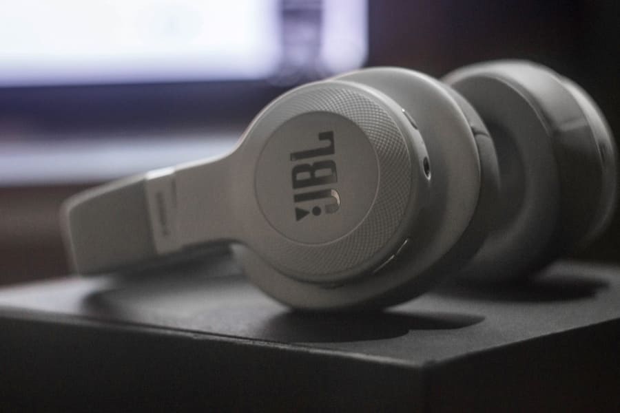 Pinakamahusay na mga headphone ng JBL E55BT