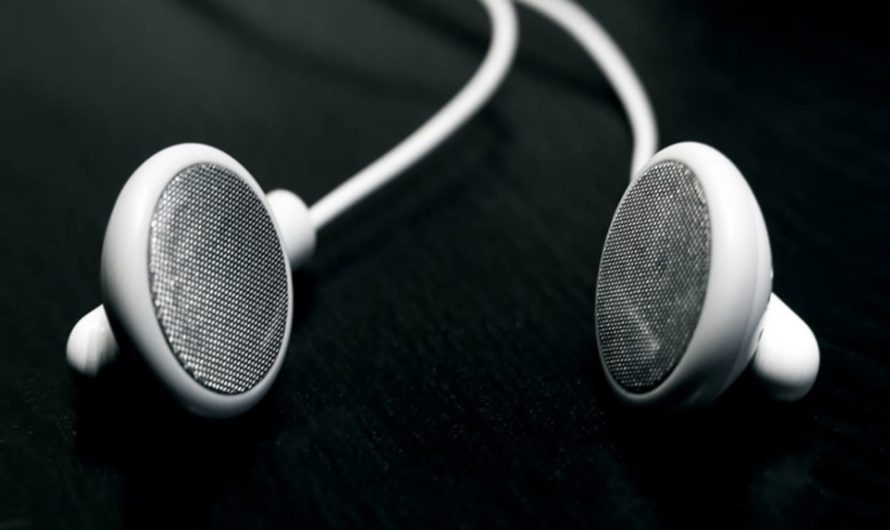 TOP 8 des meilleurs écouteurs intra-auriculaires: classement 2021