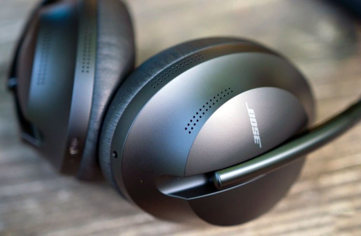 BOSE NOISE CANCELLING 700 bästa hörlurar i full storlek