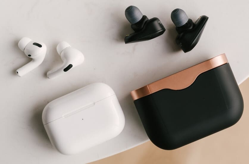 AirPods Pro sau Sony WF-1000XM3