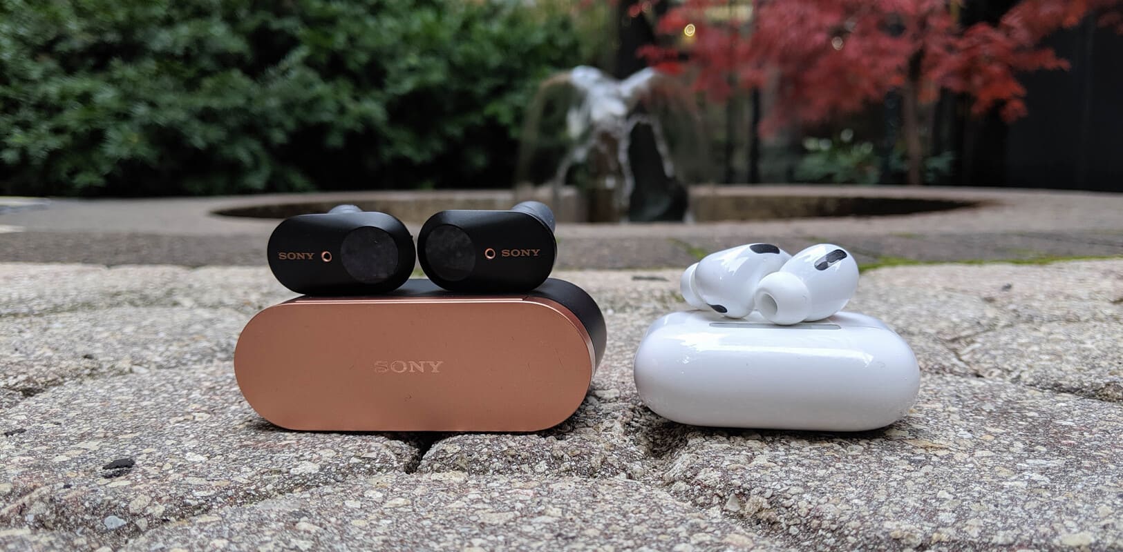 Apple AirPods Pro vs Sony WF-1000XM3: Kumpi on parempi ja mitkä langattomat kuulokkeet ostaa? Arvostelut osoitteesta myheadphone.bigbadmole.com/fi/