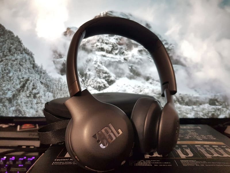 Auriculares con buenos graves JBL Everest 310