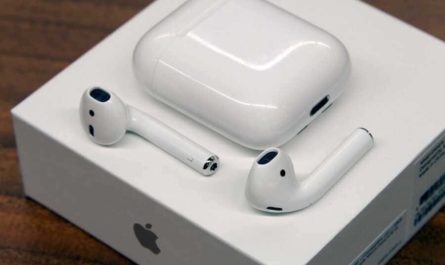 защо една слушалка airpods не работи