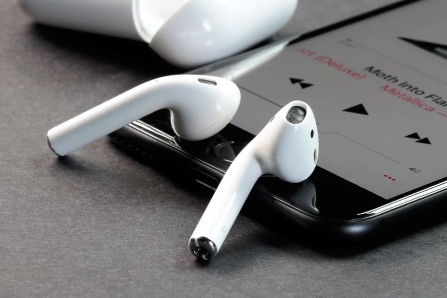 Cara menyegerakkan AirPods